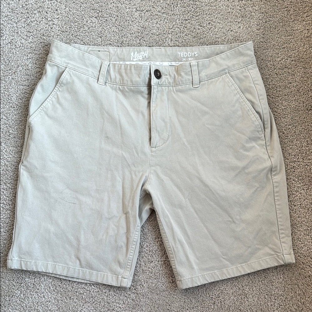 Mugsy Men's Light Gray Flat Front Shorts
